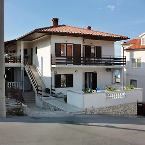 Affittacamere And With Parking Space Vrbnik, Krk - 5301, Vrbnik (Primorje-Gorski Kotar)