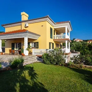 Bed & Breakfast Mirela, Vrbnik (Primorje-Gorski Kotar)