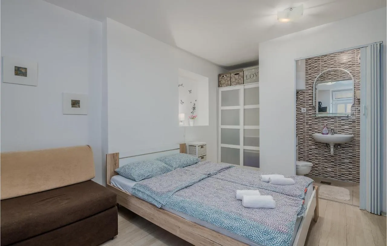 Beautiful Apartment In Vrbnik With Wifi