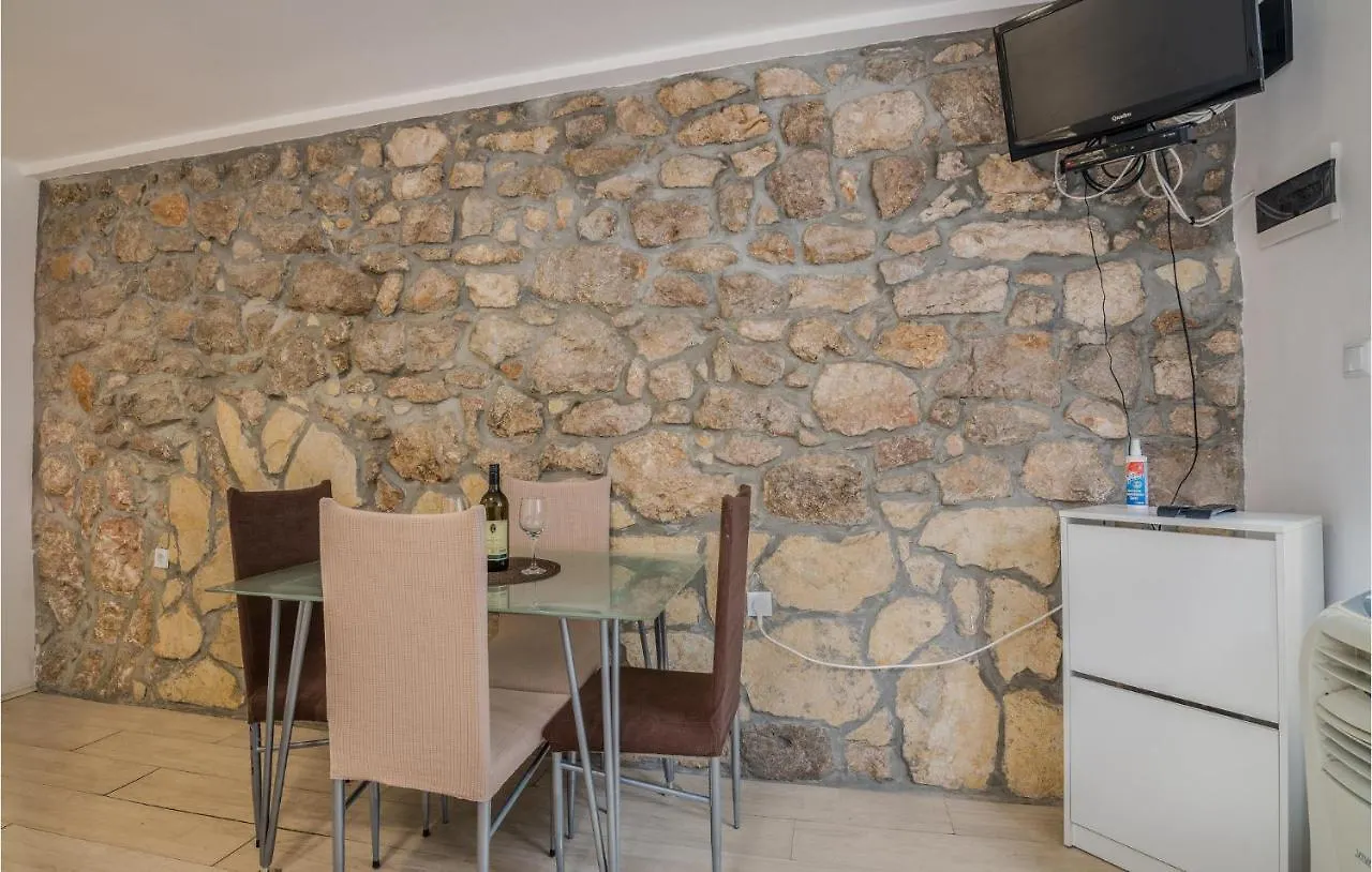 Beautiful Apartment In Vrbnik With Wifi 0*,  Hırvatistan