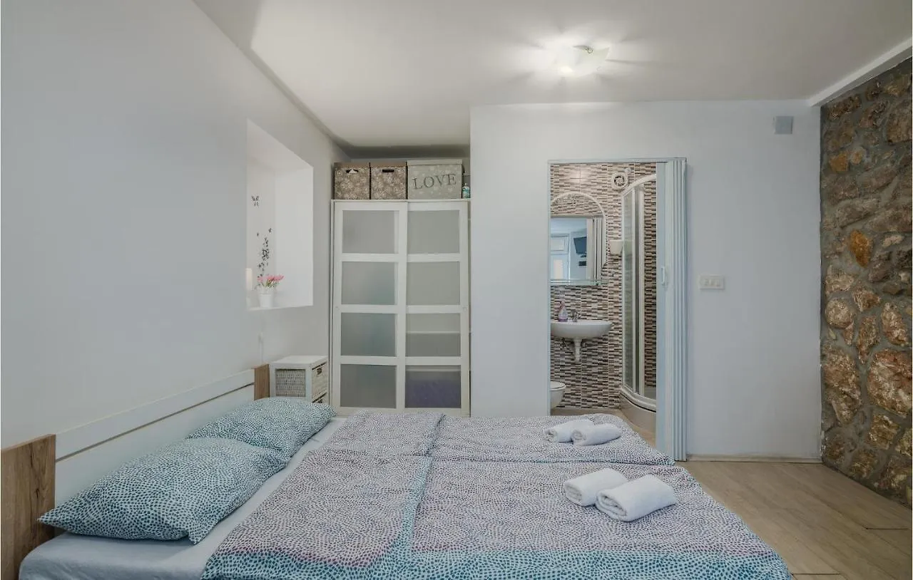 Beautiful Apartment In Vrbnik With Wifi