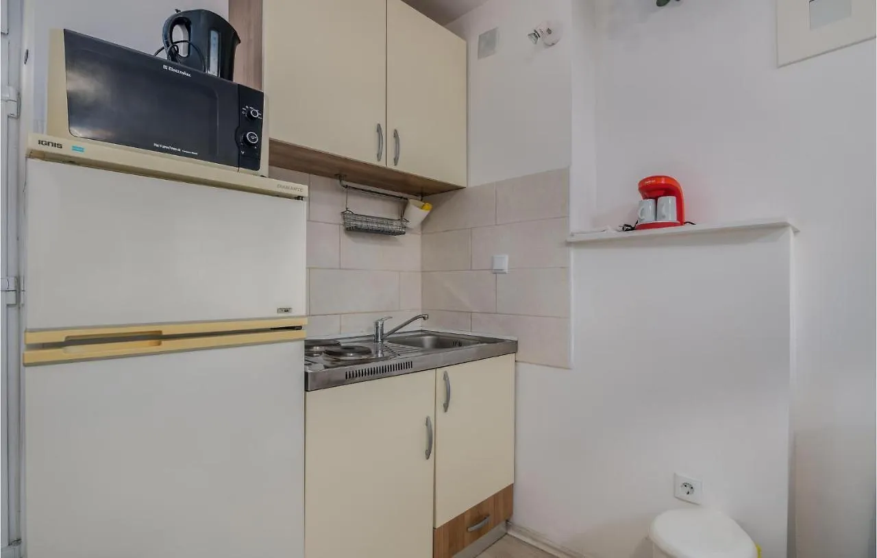 Beautiful Apartment In Vrbnik With Wifi