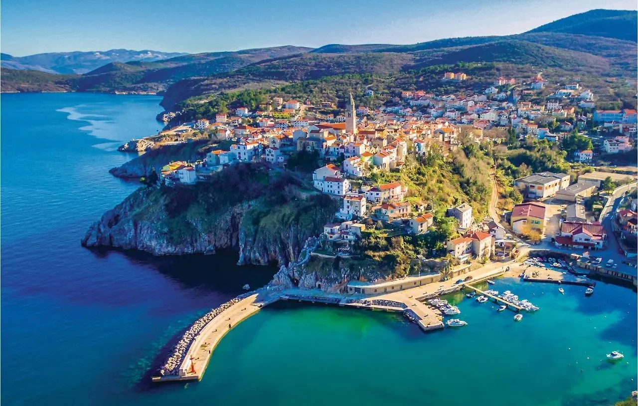 Beautiful Apartment In Vrbnik With Wifi