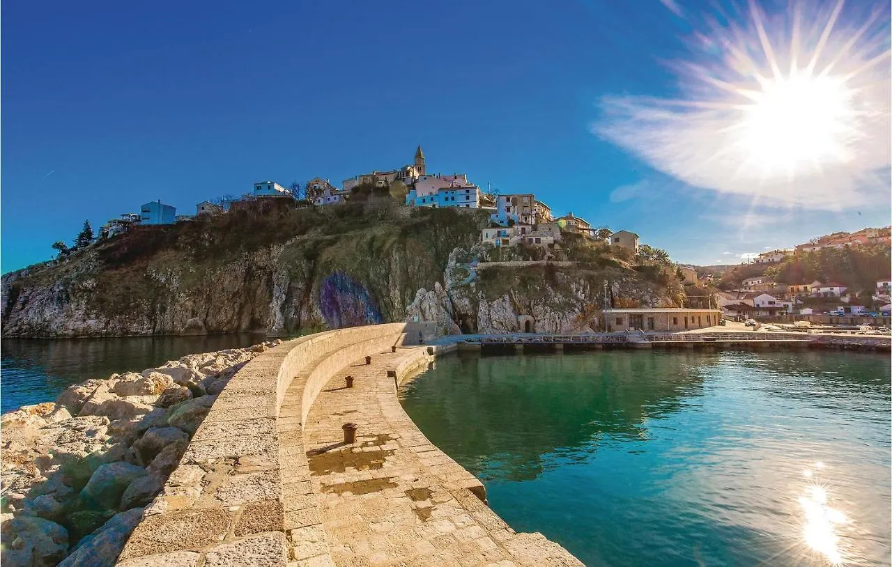 Beautiful Apartment In Vrbnik With Wifi