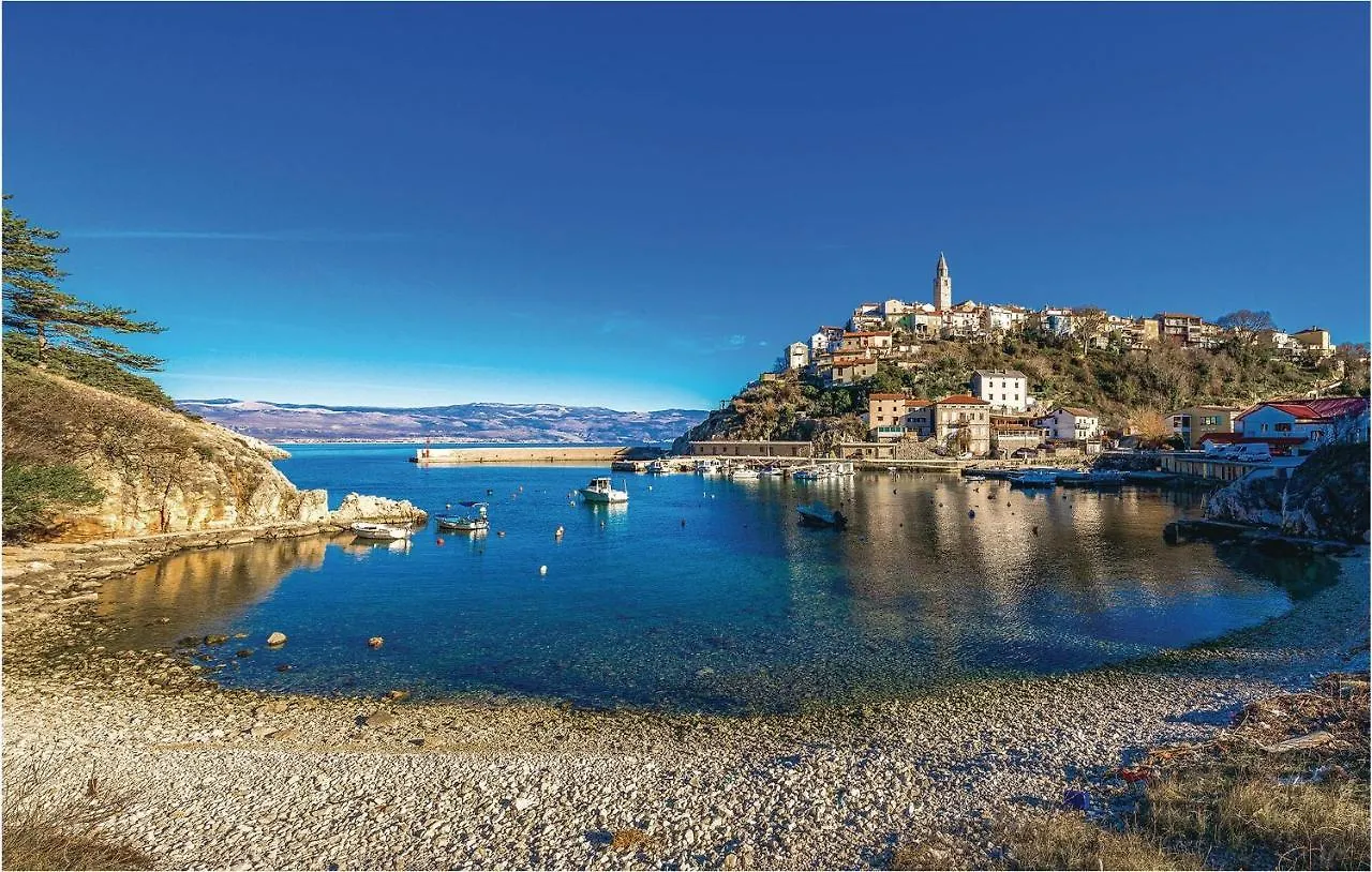 Beautiful Apartment In Vrbnik With Wifi